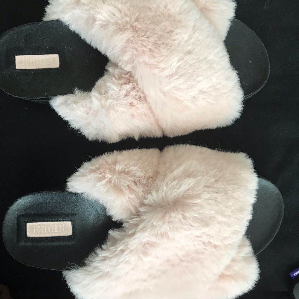 Forever 21 pink slippers